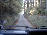 登っていく道はえらく狭いので注意！