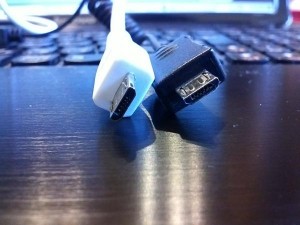 100円ショップSeriaスマホの充電ケーブル (2)
