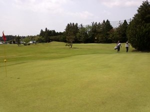 ショートコースでランチとゴルフ! (4)